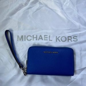 Michael Kors phone wallet